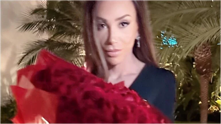 Apaixonado? Ator da Globo envia flores para Maya Massafera