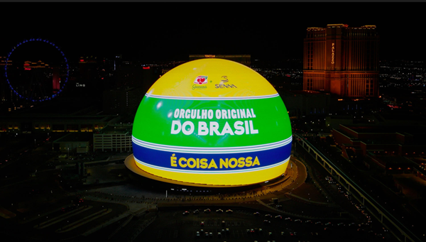 Ayrton Senna é homenageado por Guaraná Antarctica e marca Senna com o maior capacete do mundo já feito para ele 3 Ayrton Senna é homenageado por Guaraná Antarctica e marca Senna com o maior capacete do mundo já feito para ele