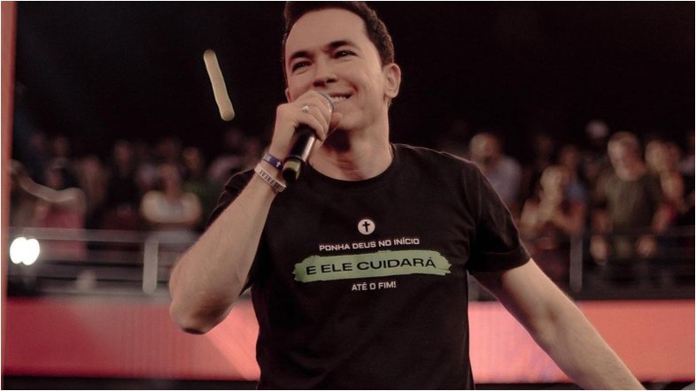Em mais um vídeo, pastor Lucinho Barreto diz que também beija a boca do filho
