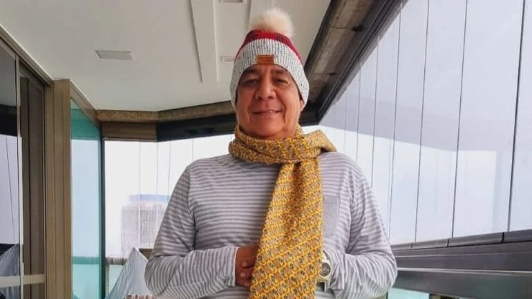 Zeca Pagodinho brinca com novo look para o inverno