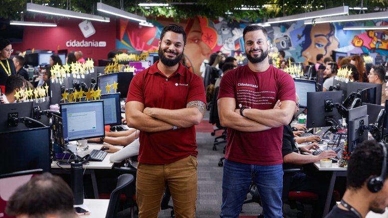 Os irmãos Rodrigo (e) e Rafael Gianesini, da Cidadania4U, em Brasília