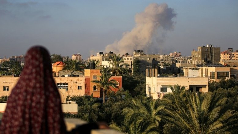 Israel mantém bombardeios em Gaza e EUA pressiona por trégua