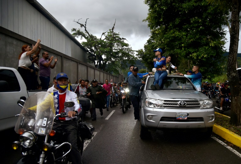 ONG denuncia 46 detenções de opositores e comerciantes em plena campanha na Venezuela