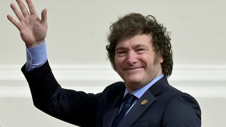 Milei chama Lula de 'perfeito dinossauro idiota' em novo ataque