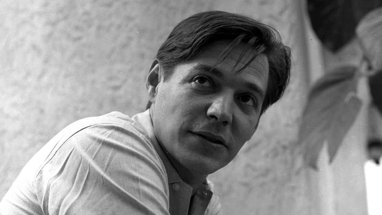 Ruy Castro lança livro com crônicas sobre Tom Jobim