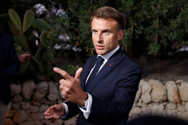 França inicia campanha para eleições legislativas de alto risco para Macron