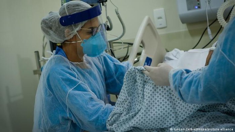 IBGE: só em 18% das carreiras mulheres recebem o mesmo ou mais que homens