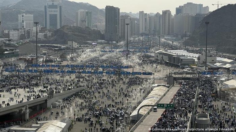 Arábia Saudita admite morte de 1.300 peregrinos por calor extremo