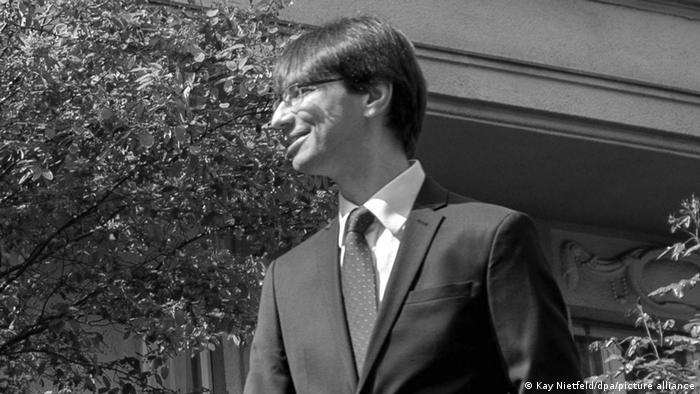 Ex-embaixador de Belarus que atuou na Alemanha morre em circunstâncias misteriosas