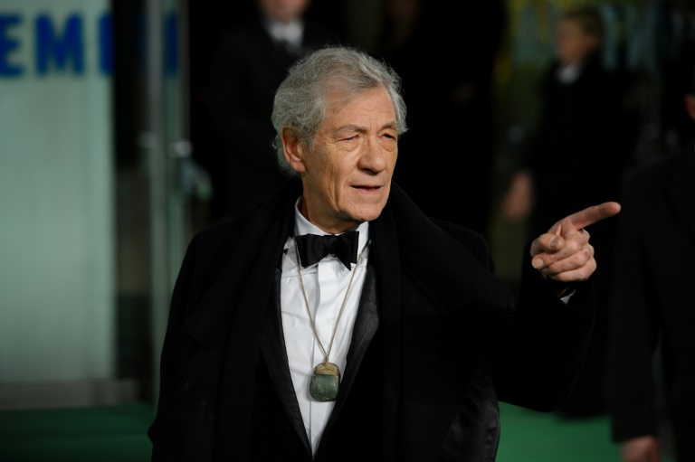 Ator Ian McKellen, de 85 anos, sofre queda em teatro de Londres