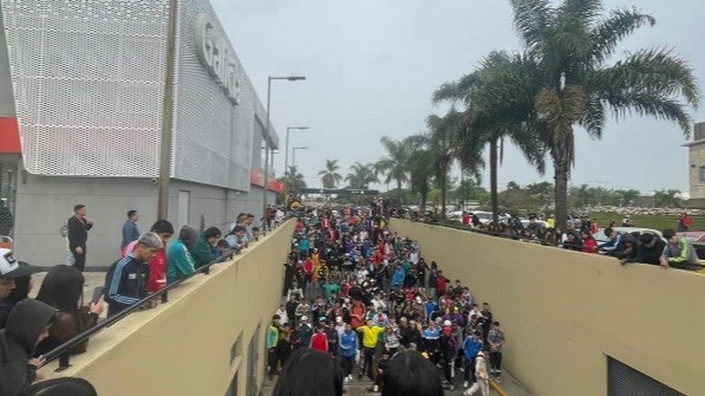 Briga reúne 200 jovens em shopping na Argentina e deixa feridos
