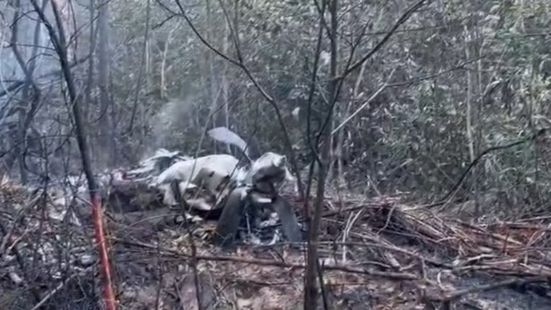 Avião comercial cai após decolagem e deixa dois mortos em MT