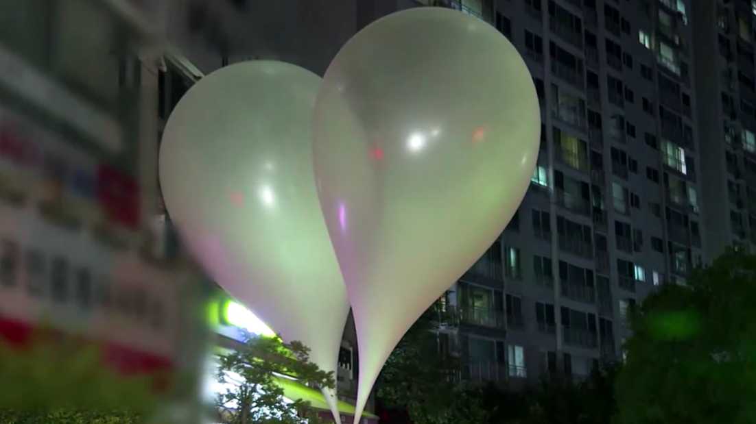 Após Coreia do Norte mandar lixo e fezes, Coreia do Sul revida e envia balões com dólares e vídeos de k-pop