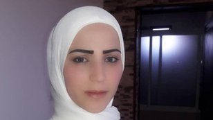A brasileira Fatima Boustani foi ferida após bombardeio em sua casa, na cidade de Saddike, no Sul do Líbano