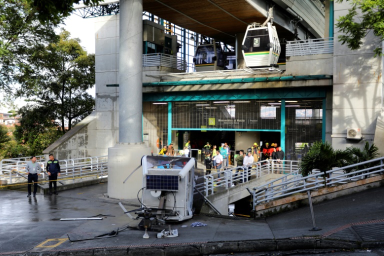 Queda de cabine de teleférico de Medellín deixa um morto e vários feridos