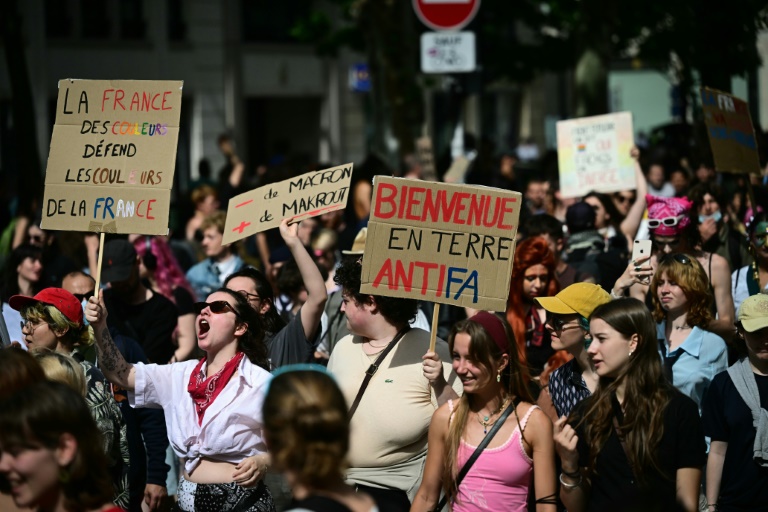 Latinos na França temem vitória da extrema direita