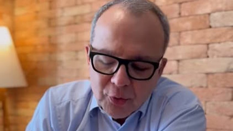 Sérgio Cabral relembra os anos de prisão e se emociona ao som de Bruno Mars; assista