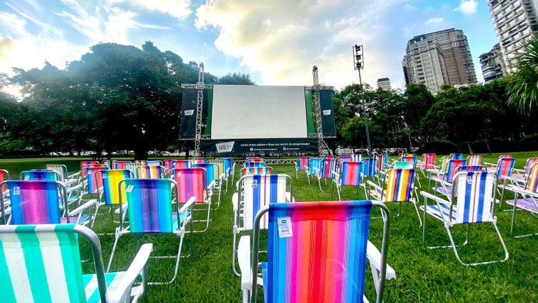 Cine na Praça