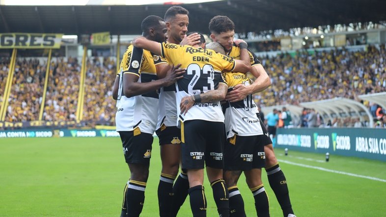 Criciúma vence primeira em casa e Botafogo pode deixar o G4 do Brasileirão