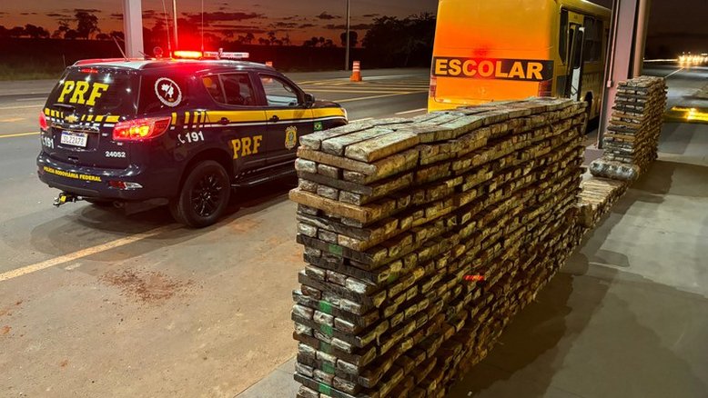 Ônibus escolar foi apreendido com drogas