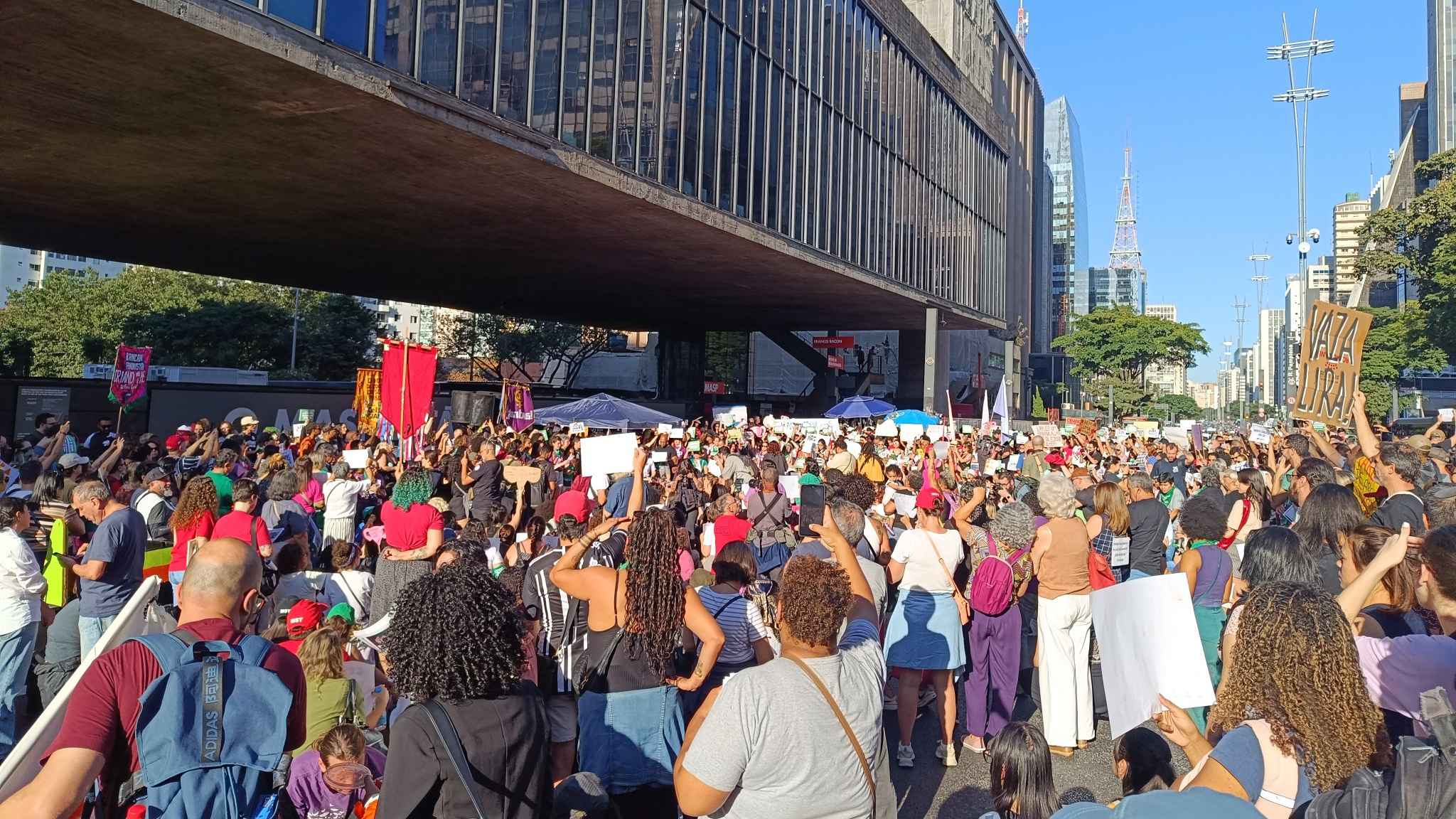 Manifestação contra PL do aborto reúne milhares de pessoas em SP
