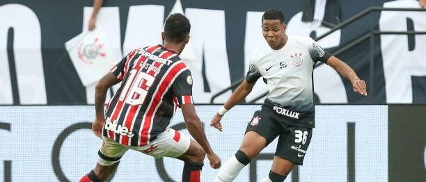 Corinthians e São Paulo empatam clássico tenso, com golaços e tempos opostos