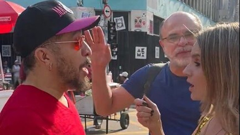 Jean Wyllis discute com Amanda Vettorazzo, do MBL