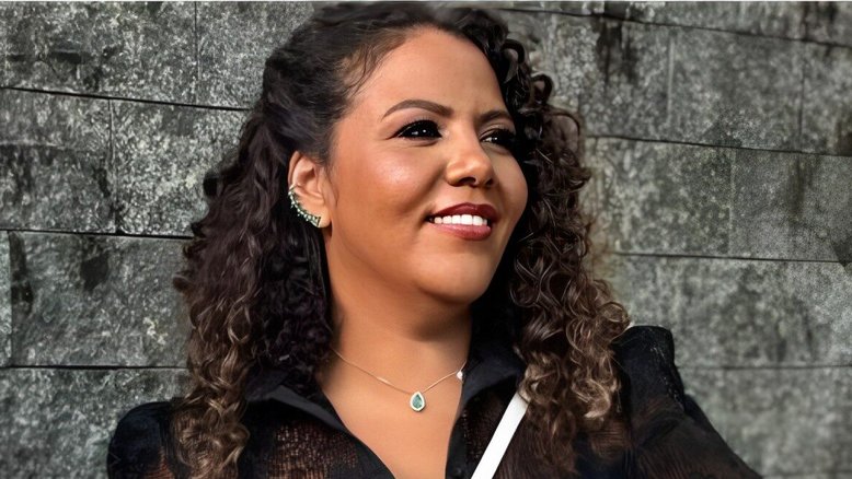 Mani Reggo curte festão com ex-BBBs e desconversa sobre Davi