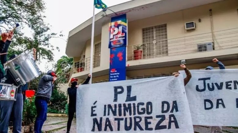 Sede do PL em SP é vandalizada pelo MST