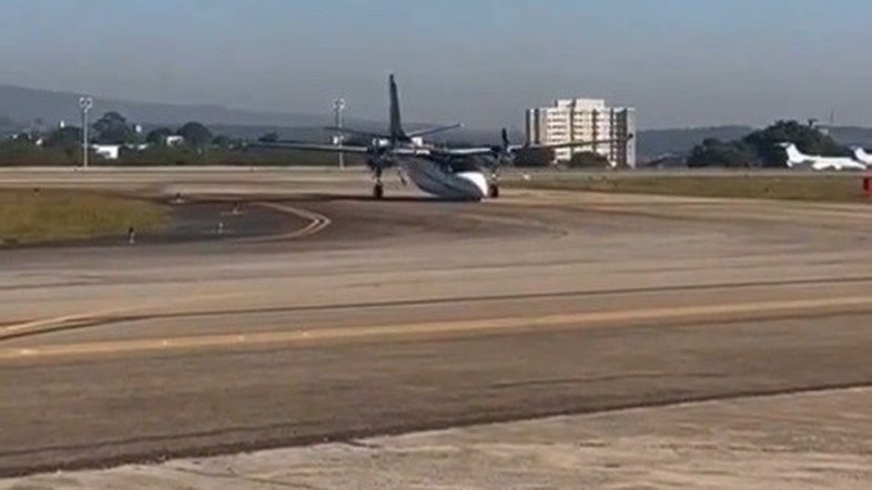 Vídeo: Avião faz pouso 'de nariz' em Sorocaba após pane em trem de pouso