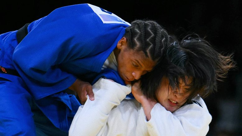 Rafaela Silva cai na semifinal e vai disputar a medalha de bronze no judô