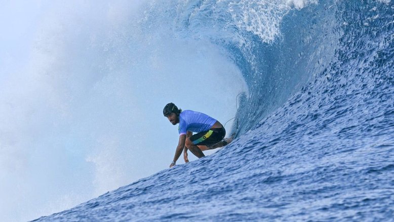 Paris 2024: Filipe Toledo cai nas oitavas de final do surfe