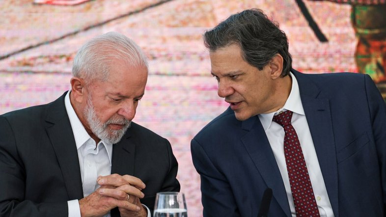 Lula se reúne com Haddad e ministros para debater corte de verbas