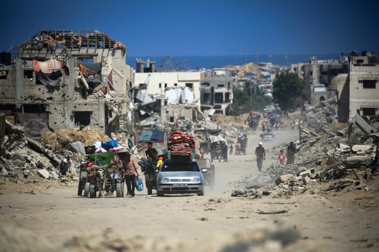 Dezenas de milhares de palestinos fogem do sul de Gaza