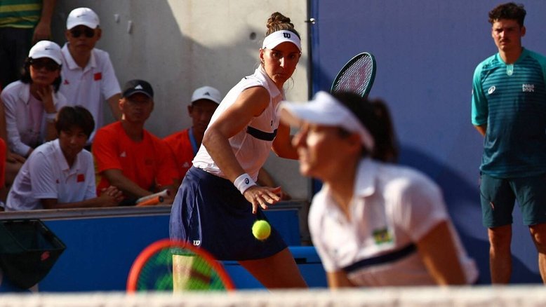 Paris 2024: Bia Haddad e Luisa Stefani vencem e avançam nas duplas