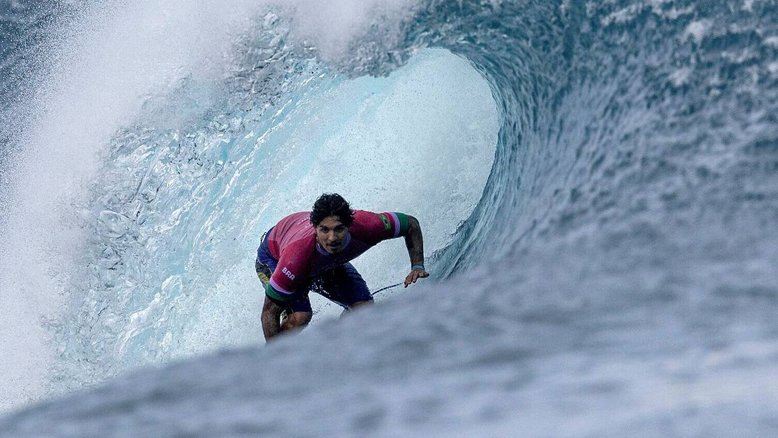 Paris 2024: Gabriel Medina dá show, se 'vinga' de japonês e fará duelo brasileiro nas quartas de final do surfe