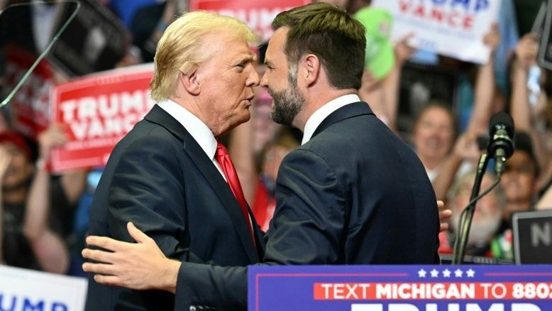 Trump descarta ser ameaça à democracia ao retomar sua campanha