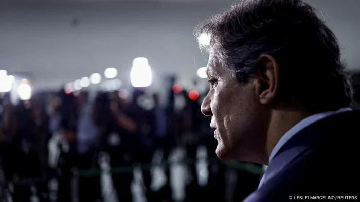 Cortes no Orçamento afetam 30 ministérios e tiram R$ 4,4 bilhões da Saúde