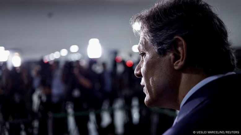 Cortes no Orçamento afetam 30 ministérios e tiram R$ 4,4 bilhões da Saúde