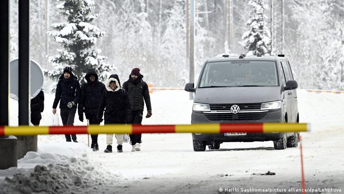 Finlândia aprova lei controversa para barrar imigrantes
