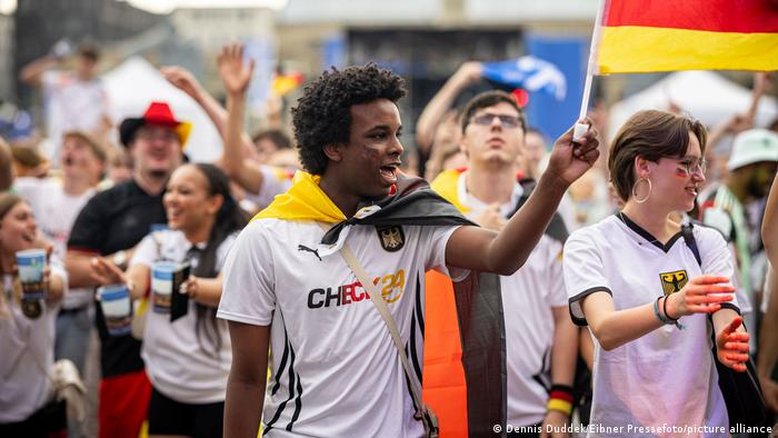 O multimilionário mercado das camisas de futebol