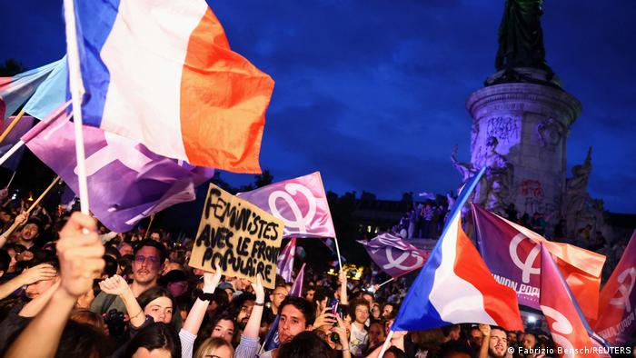 Partidos de centro e da esquerda tentam deter ultradireita na França