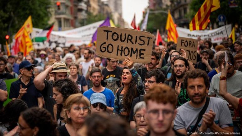 Como a Europa vem tentando conter o turismo excessivo