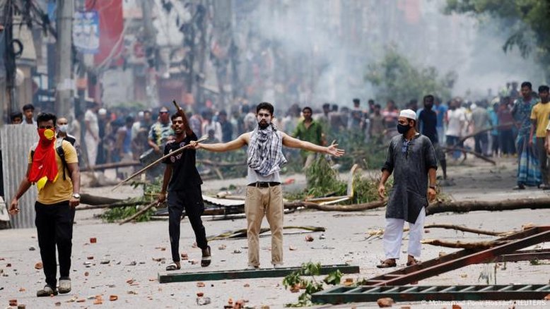 Bangladesh aperta cerco contra protestos sangrentos de estudantes