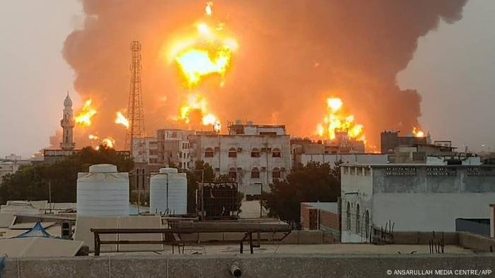 Israel bombardeia porto no Iêmen após ataque com drone a Tel Aviv