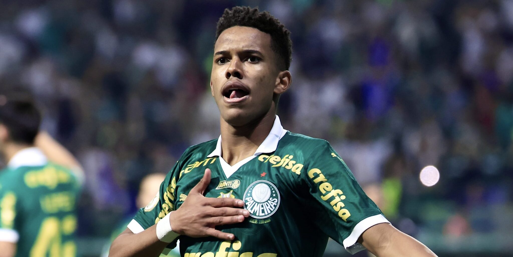 Palmeiras desencanta na etapa final, supera Atlético-GO e mantém embalo no Brasileirão
