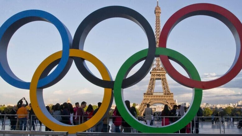 Equipe de TV brasileira é obrigada a deixar prédio em Paris por ameaça de bomba