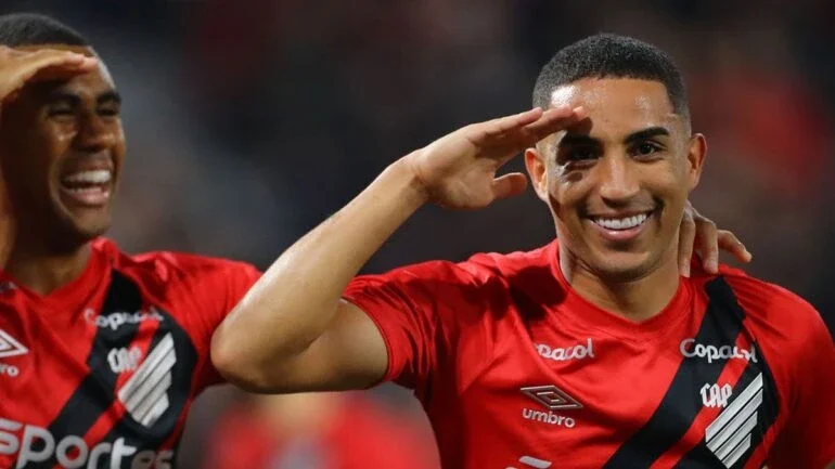 Athletico-PR vence Red Bull Bragantino e abre vantagem nas oitavas de final da Copa do Brasil