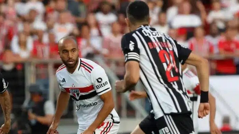 São Paulo mostra vontade, mas é displicente no ataque e acaba superado pelo Atlético-MG