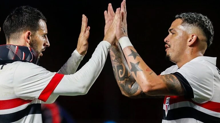 Luciano e Calleri garantem vantagem confortável do São Paulo para a volta na Copa do Brasil